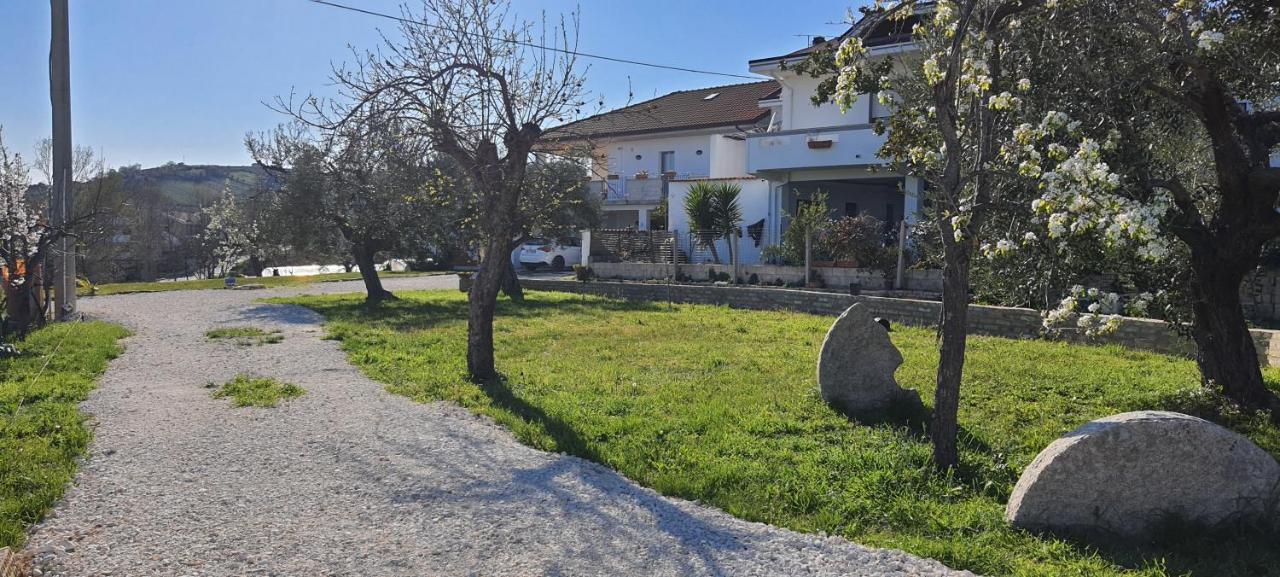 Casa Vacanze Cerreto 3 Miglianico Buitenkant foto